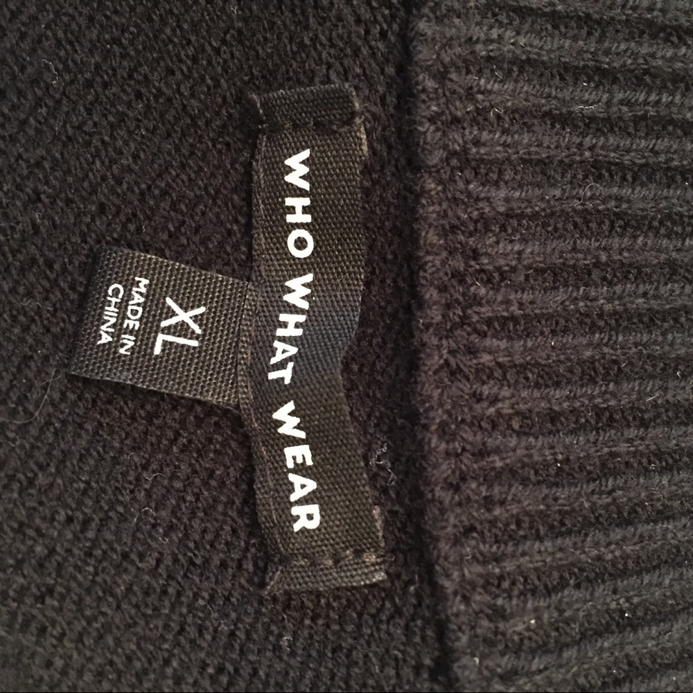 Short Sleeve Knit Sweater - Picture 3 of 3